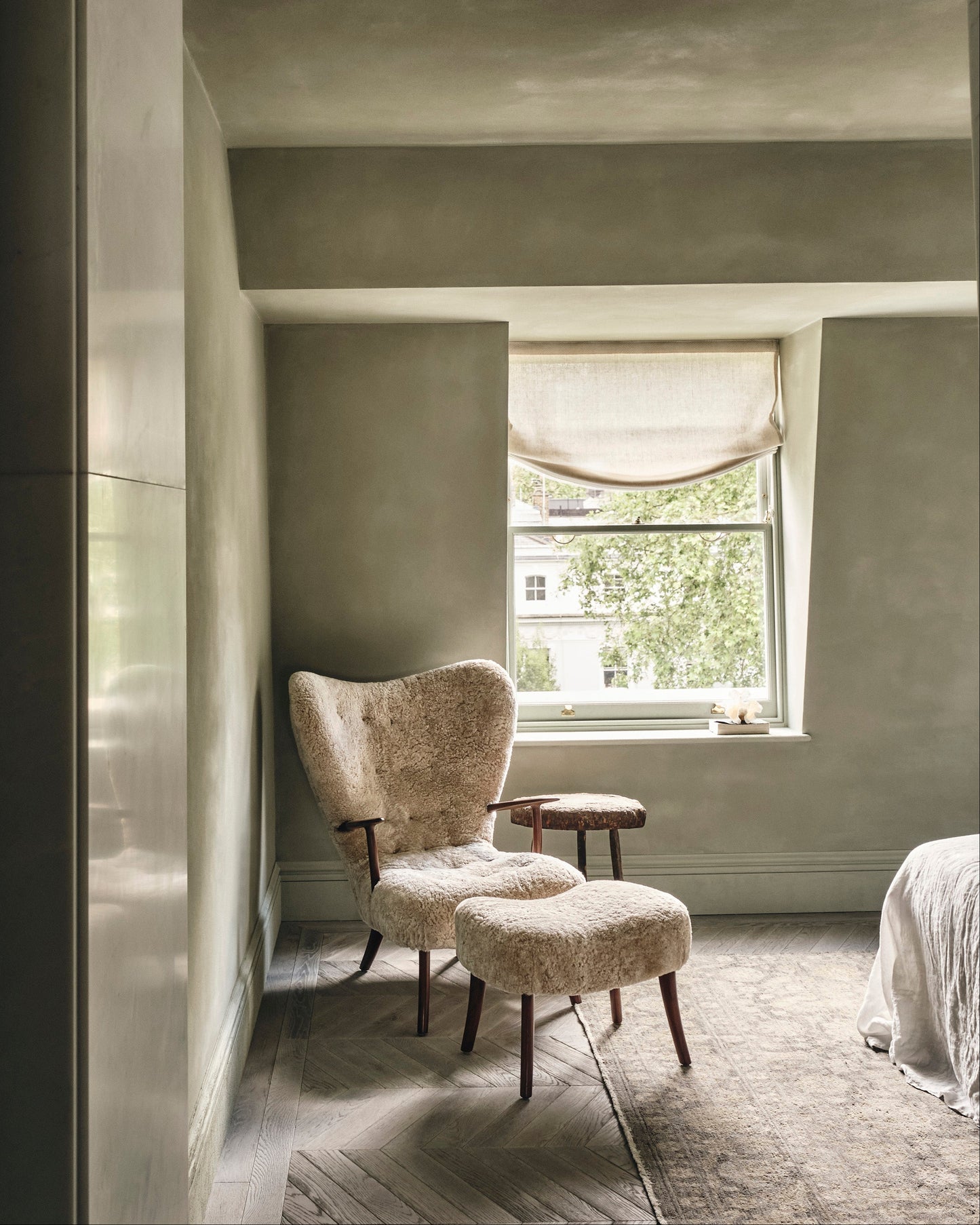 Pragh Armchair and Ottoman